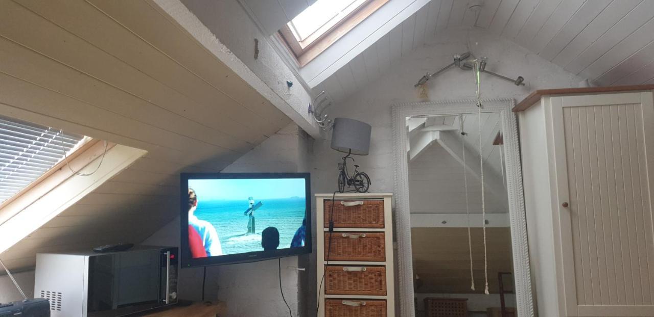 Le Studio Attic , Fridge Tv Microwave, Chester Exteriör bild