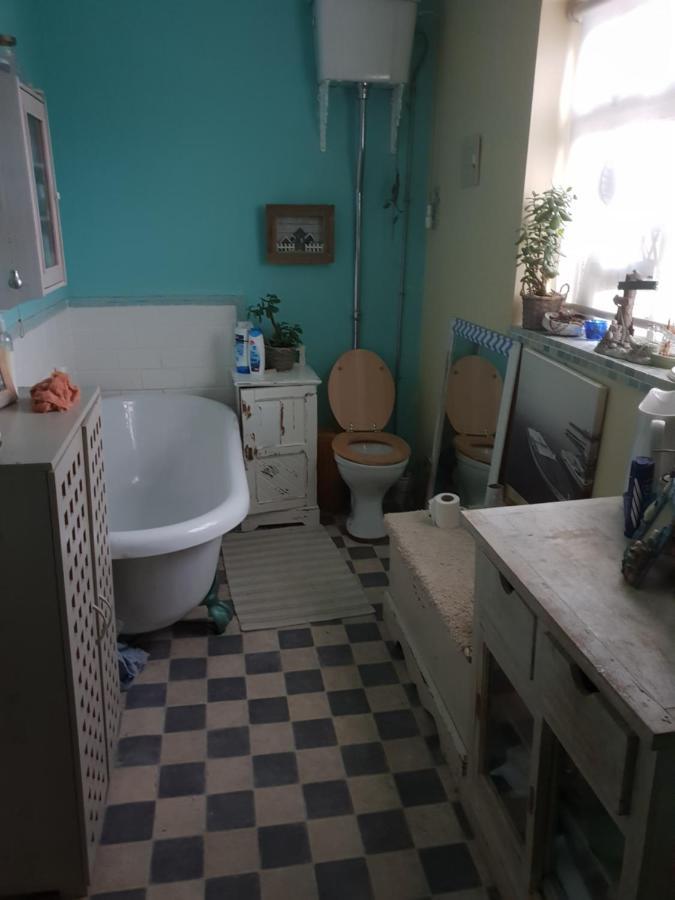 Le Studio Attic , Fridge Tv Microwave, Chester Exteriör bild