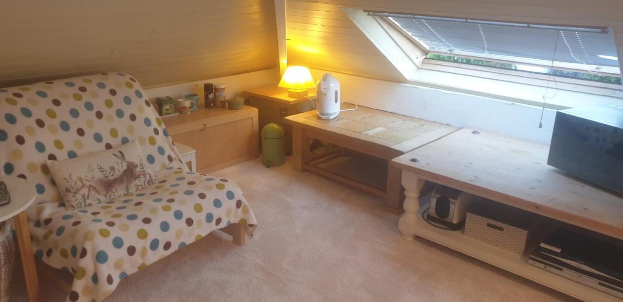 Le Studio Attic , Fridge Tv Microwave, Chester Exteriör bild